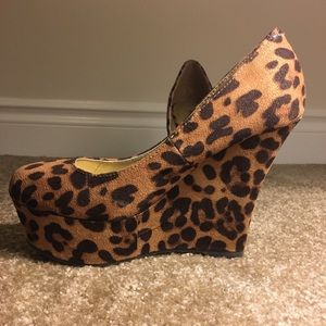 Madden girl size 7 leopard print wedges